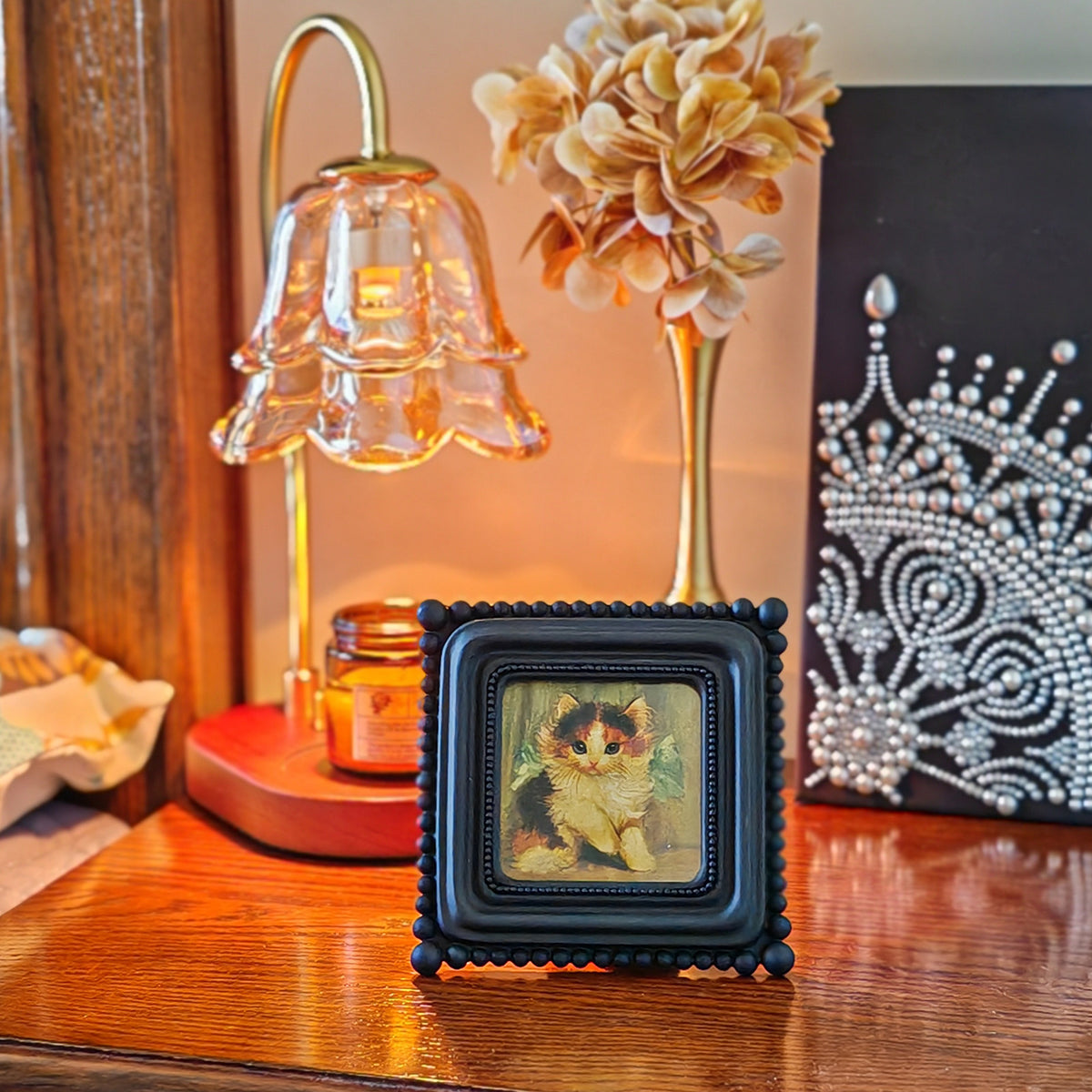 SIKOO Vintage Beaded Mini Picture Frame with Cat Artwork