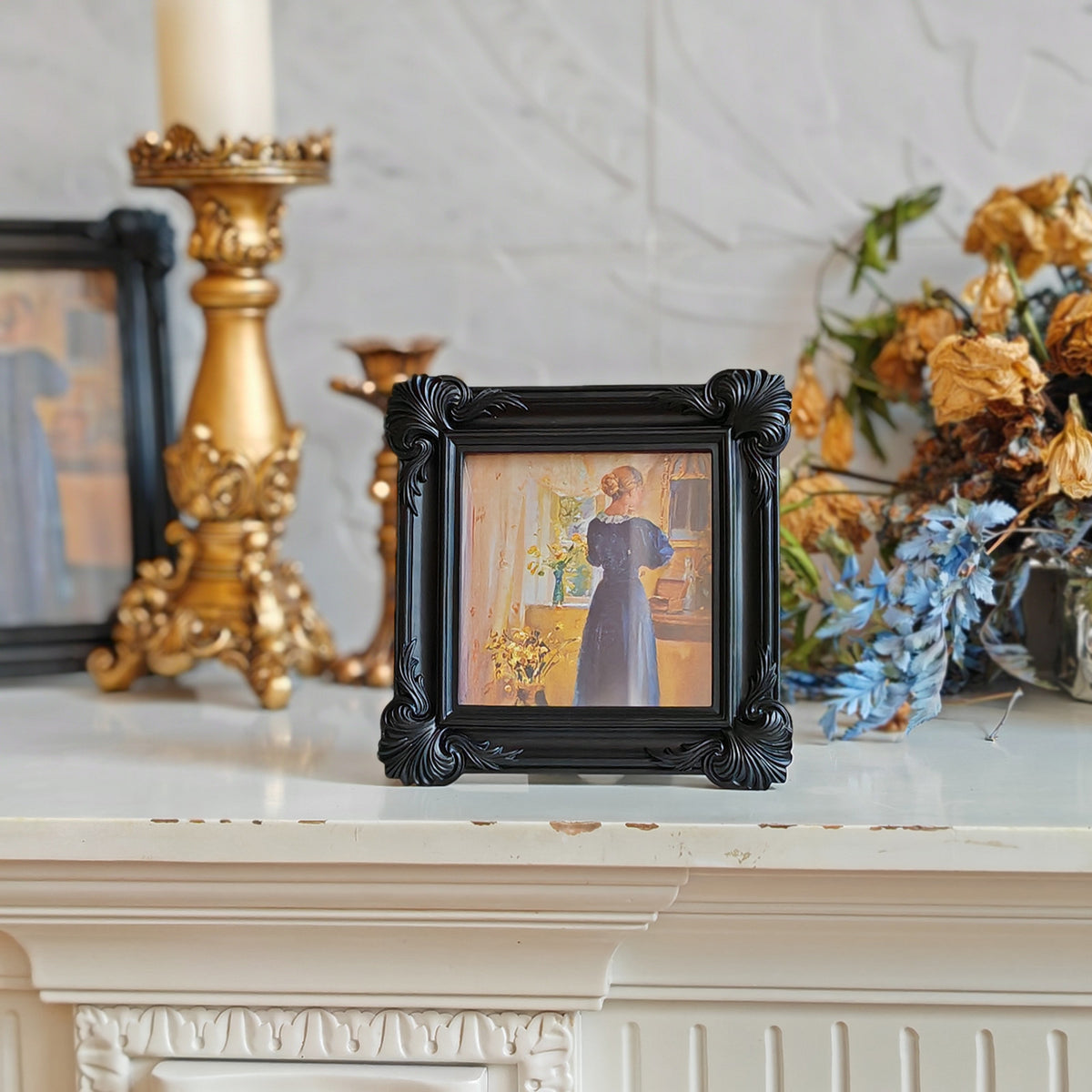 SIKOO Ornate Shell-Carved Vintage Picture Frame with Antique Oil Painting