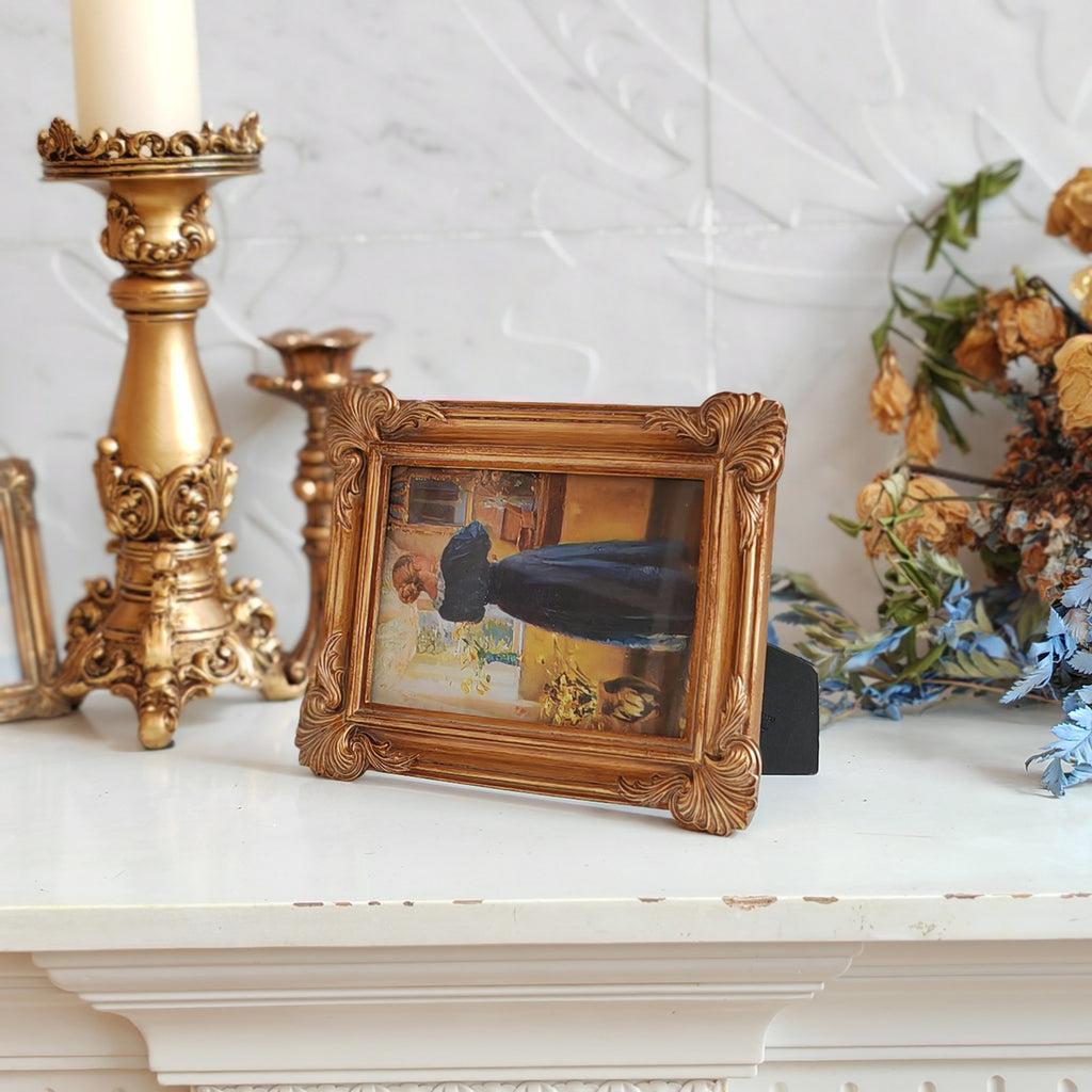 SIKOO Ornate Shell-Carved Vintage Picture Frame with Antique Oil Painting