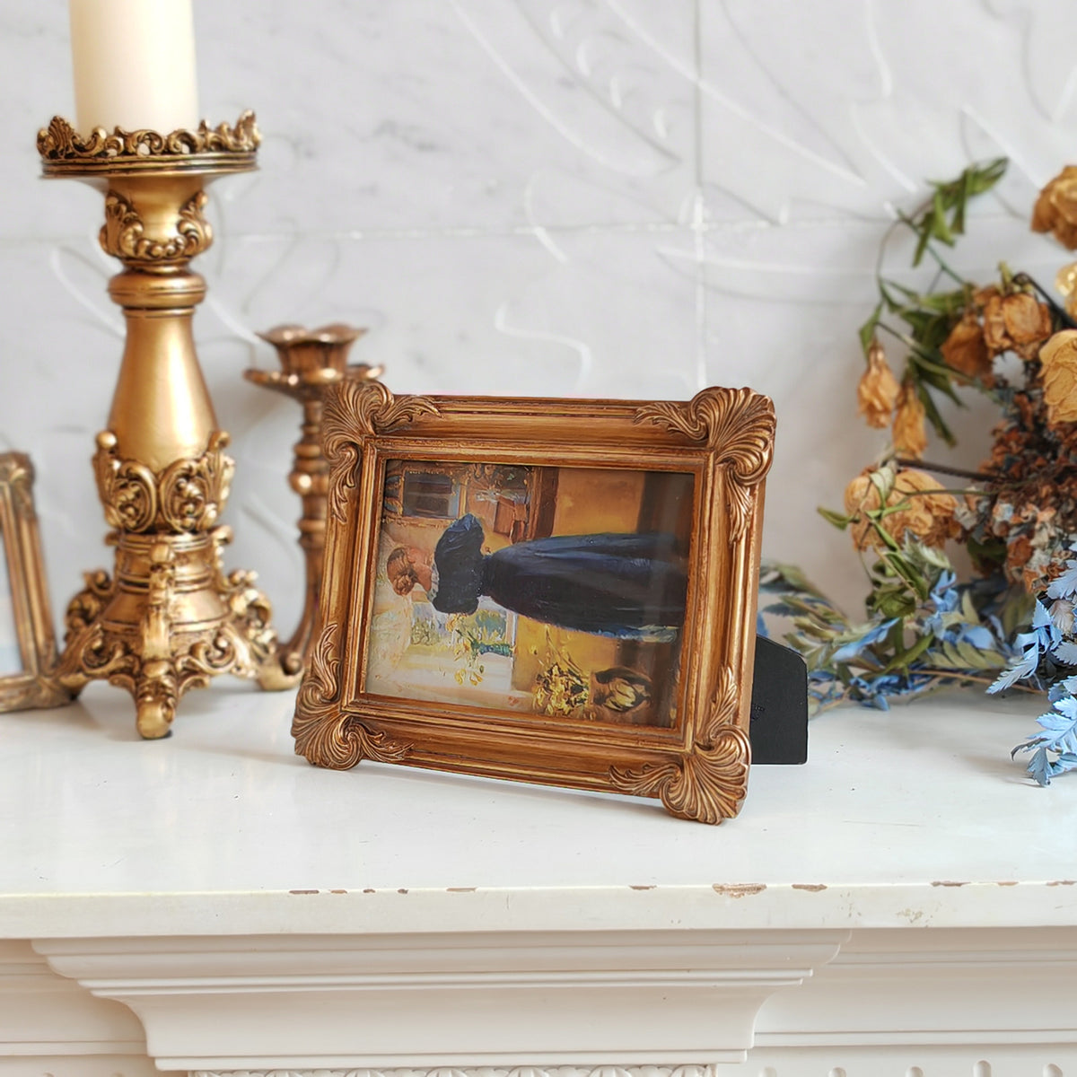 SIKOO Ornate Shell-Carved Vintage Picture Frame with Antique Oil Painting