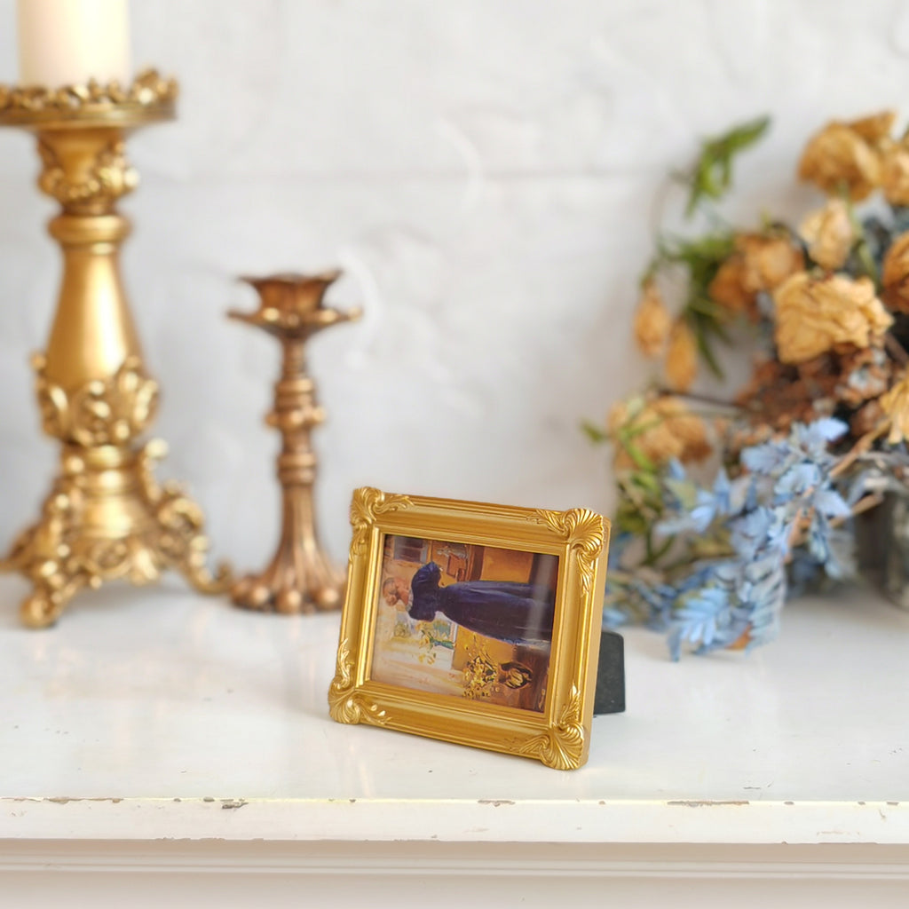SIKOO Ornate Shell-Carved Vintage Picture Frame with Antique Oil Painting