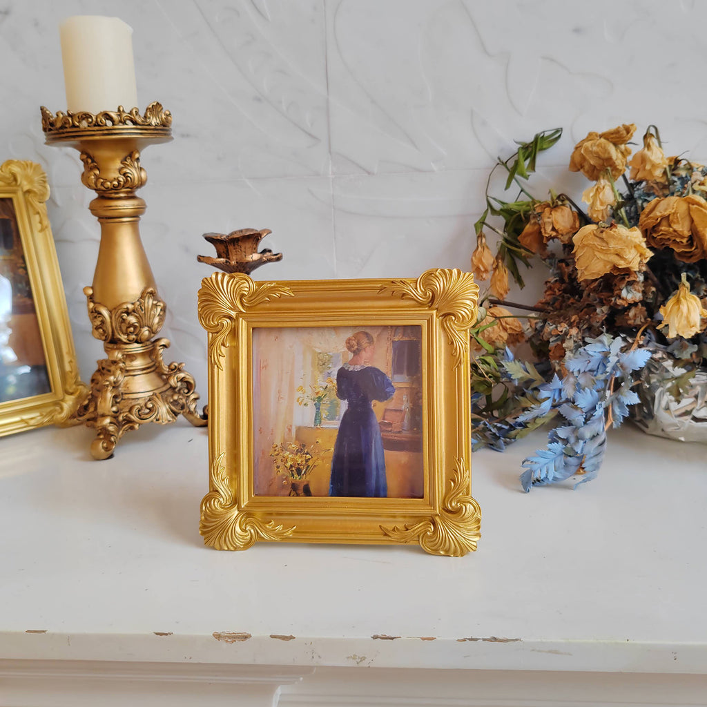 SIKOO Ornate Shell-Carved Vintage Picture Frame with Antique Oil Painting