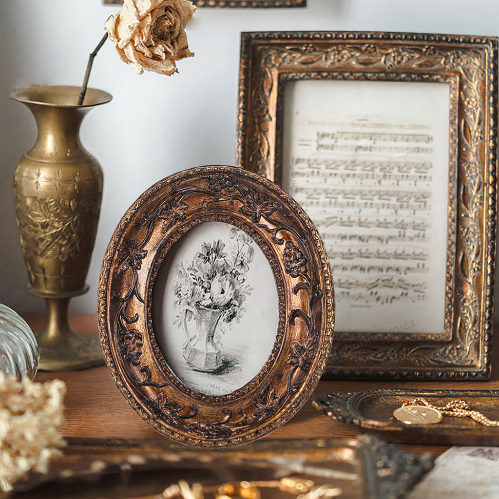 SIKOO Vintage Round Grape Leaf-Carved  Frame with Antique Floral Sketch Art