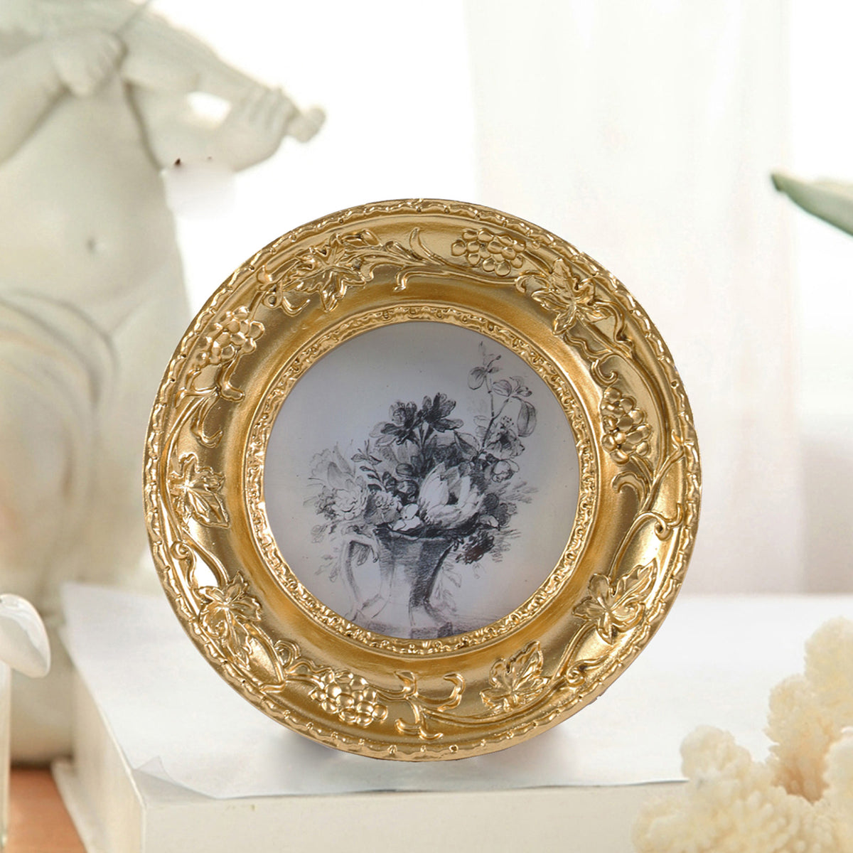 SIKOO Vintage Round Grape Leaf-Carved  Frame with Antique Floral Sketch Art