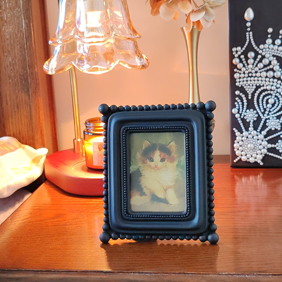 SIKOO Vintage Beaded Mini Picture Frame with Cat Artwork