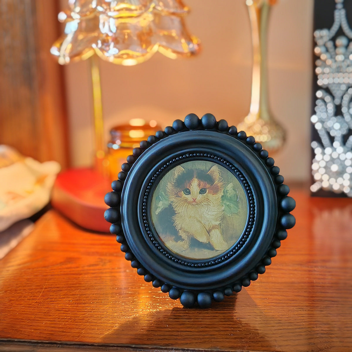 SIKOO Vintage Beaded Mini Picture Frame with Cat Artwork