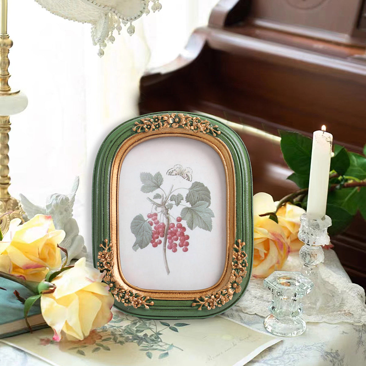 SIKOO Vintage Floral-Carved Arched Frame with Oil Painting