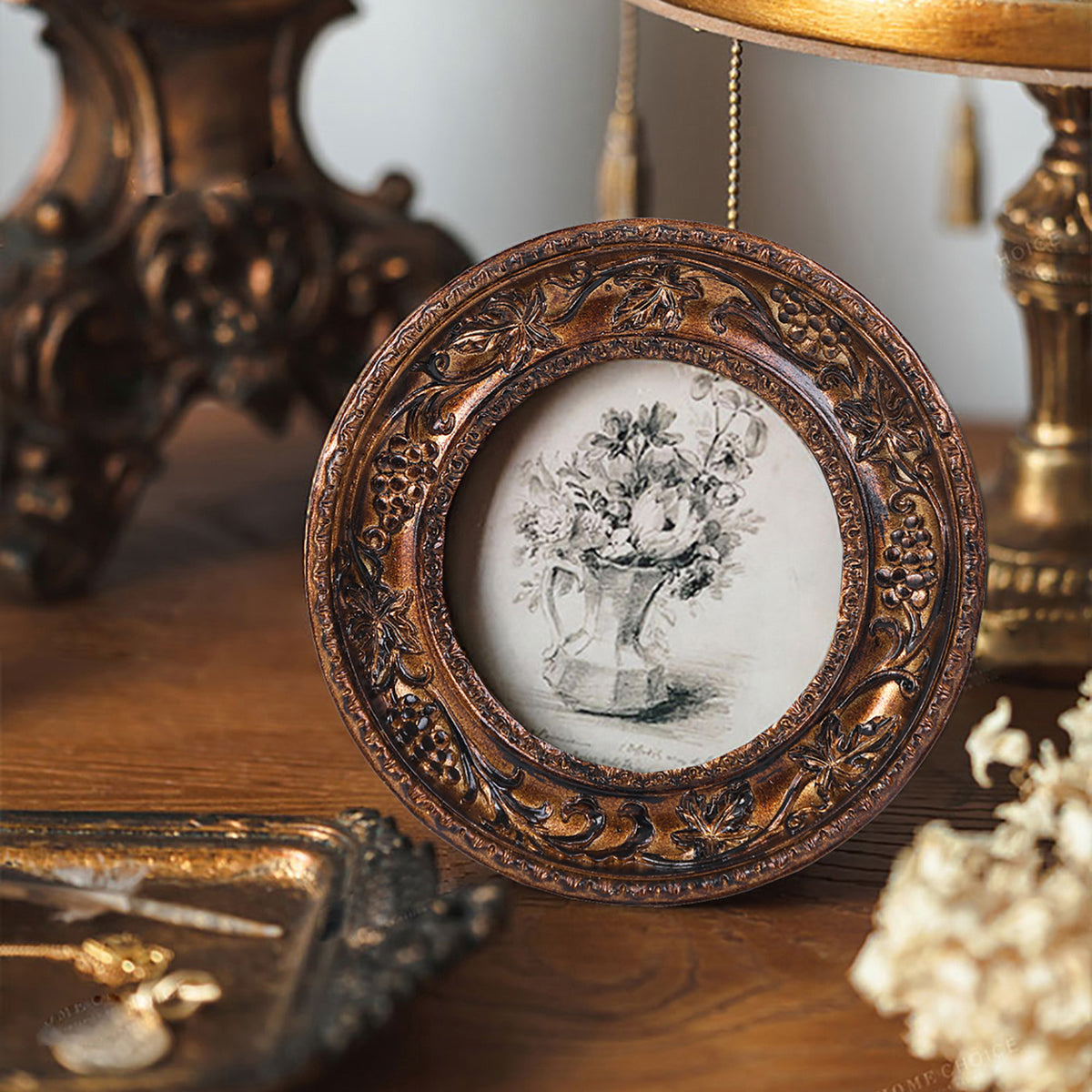 SIKOO Vintage Round Grape Leaf-Carved  Frame with Antique Floral Sketch Art