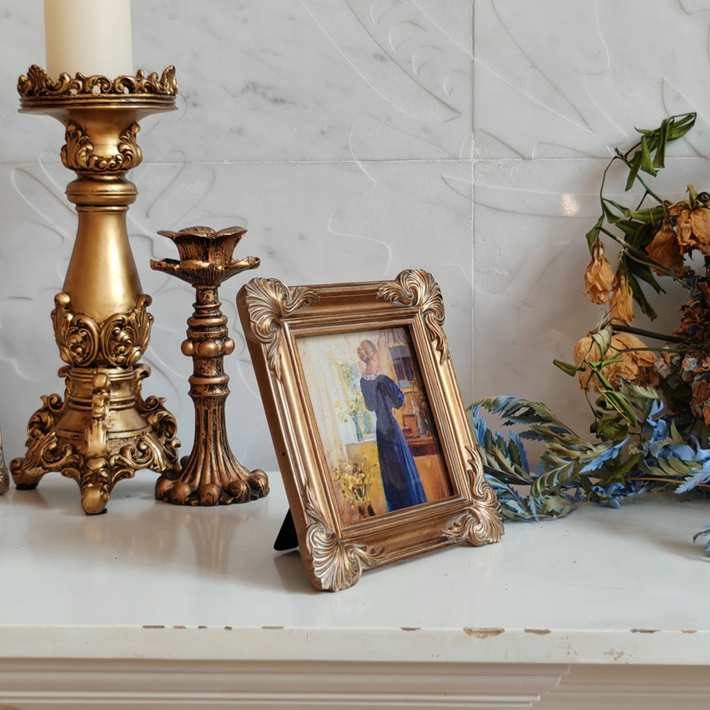 SIKOO Ornate Shell-Carved Vintage Picture Frame with Antique Oil Painting