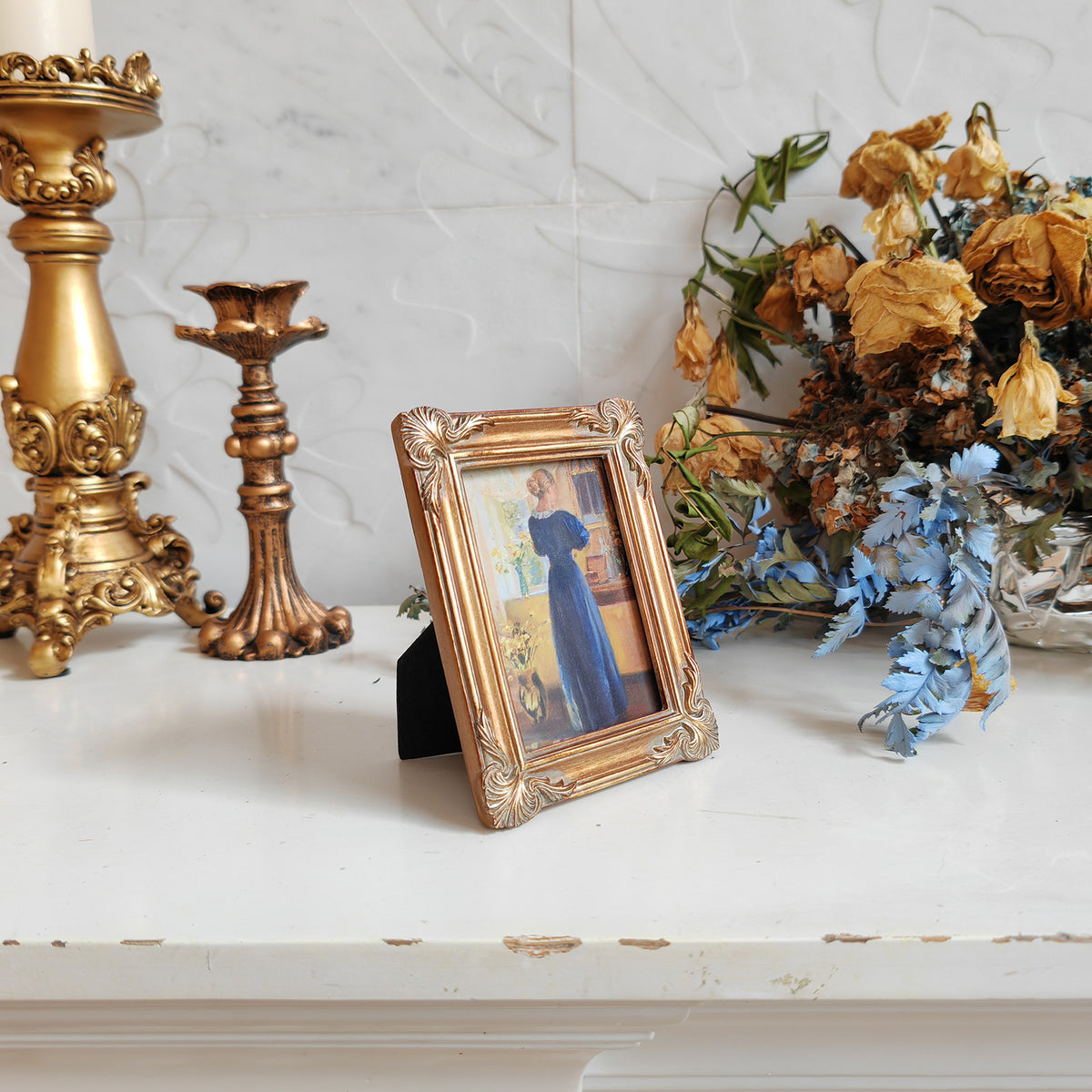 SIKOO Ornate Shell-Carved Vintage Picture Frame with Antique Oil Painting