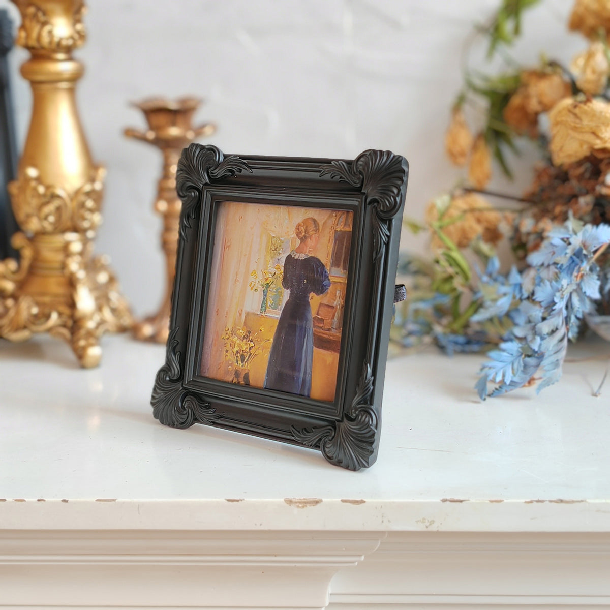 SIKOO Ornate Shell-Carved Vintage Picture Frame with Antique Oil Painting