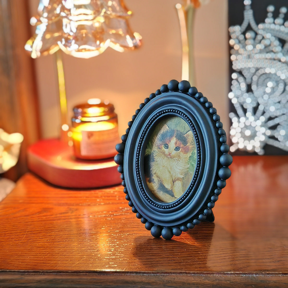 SIKOO Vintage Beaded Mini Picture Frame with Cat Artwork