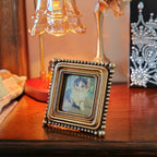 SIKOO Vintage Beaded Mini Picture Frame with Cat Artwork