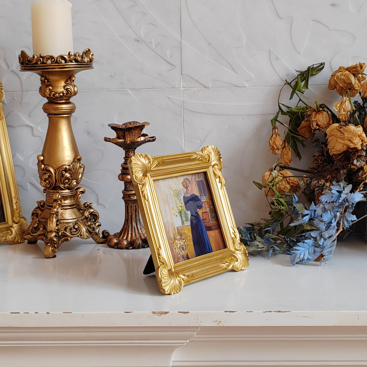 SIKOO Ornate Shell-Carved Vintage Picture Frame with Antique Oil Painting